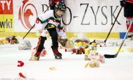 Hokej: GKS Tychy - Tempish Polonia Bytom (Teddy Bear Toss 2016.12.06) [galeria]