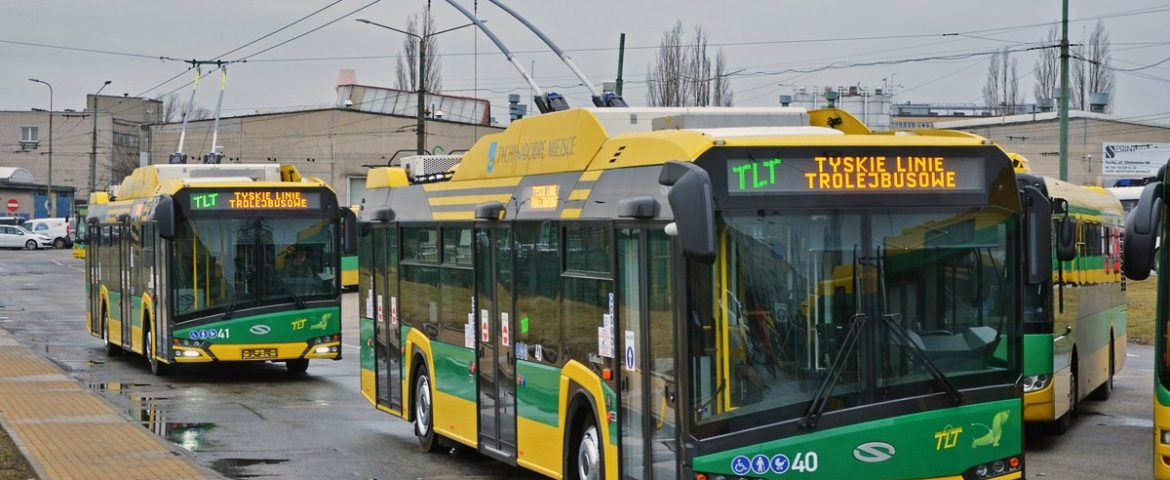 Nowe trolejbusy TLT na placu Baczyńskiego