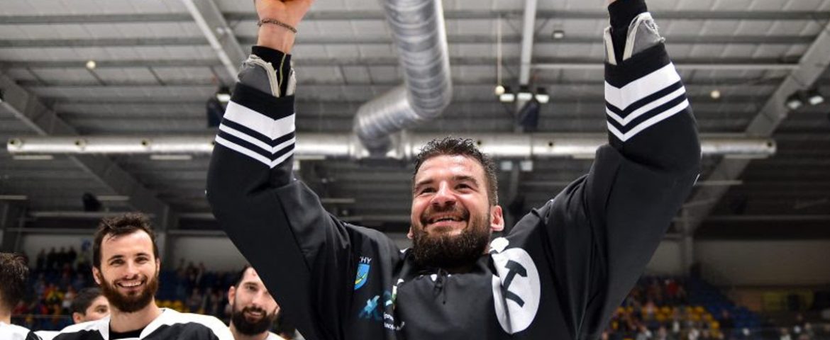 Hokej: Czterokrotny Mistrz Polski podpisał nowy kontrakt