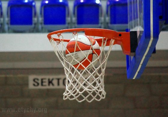 Koszykówka: GKS rozpoczął rundę rewanżową od wygranej z Siarką