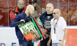 Hokej: Inauguracja ligi i podziękowania dla Michała Woźnicy [foto]
