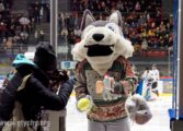Hokej: GKS Tychy - GKS Katowice (2022.12.20) Teddy Bear Toss [galeria]
